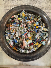 Load image into Gallery viewer, 100 pcs of French Feves and Santons - FEVES