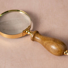 Load image into Gallery viewer, Pakadana Magnifying Glass