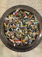 Load image into Gallery viewer, 100 pcs of French Feves and Santons - FEVES