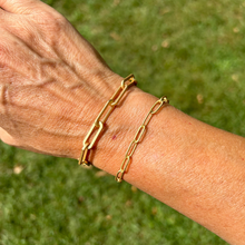 Load image into Gallery viewer, Matte Gold Paperclip Chain Bracelet: Large