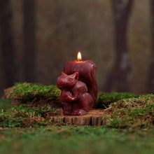 Load image into Gallery viewer, Squirrel Candle – 100% Pure Beeswax – Hand-Sculpted